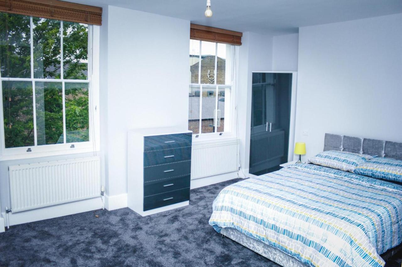 Camden Guest House Double Bedroom With Super Large King Bed ロンドン エクステリア 写真