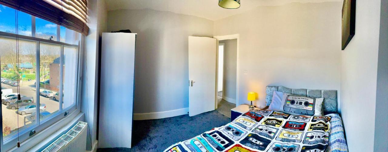 Camden Guest House Double Bedroom With Super Large King Bed ロンドン エクステリア 写真